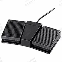 SIEMENS Foot Switch: 3SE3 Series, 2 Pedals, Momentary, 2NO/2NC, 3 m Cord Lg (MPN 3SE39345CB20). Key specifications — Switch Action: Momentary; Foot Guard Included: No Guard Included; Brand: SIEMENS; Series: 3SE3; Power Source: Electrically Corded.