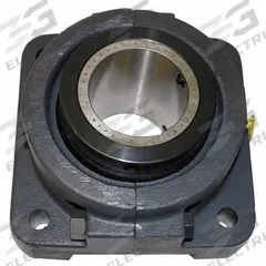 SEALMASTER 4 Bolt Flange Bearing: Tapered Roller, 1 3/4 in Bore, Cast Iron, Set Screws, 5 5/8 in Lg (MPN RFB 112). Key specifications — Bore Type: Cylindrical; Brand: SEALMASTER; Lubricant Material: NLGI #2 Equivalent; Mounting Bolt Size: 1/2 in; System of Measurement: Inch.