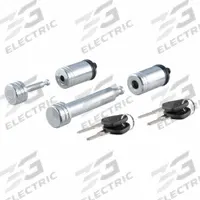 CURT Receiver Lock: Silver, Steel, Chrome-Plated, (4) Keys, Receiver Lock (MPN 23526). Key specifications — Finish: Chrome-Plated; Includes: (4) Keys; Brand: CURT; Color: Silver; Product Type: Receiver Lock; Material: Steel.