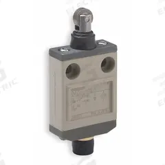 OMRON Roller Plunger Limit Switch: Roller Plunger, Metallic, Momentary, D4CC (MPN D4CC3032). Key specifications — attr1019632: OMRON; attr1019639: 4-Pin M12 Connector; attr1019655: Stainless Steel; attr1023447: D4CC.