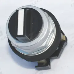 EATON Short-Handled Selector Switch: 30 mm Panel Mount Size, 3 Positions, 1D Cam, Series HT800 (MPN HT8JRH1D). Key specifications — Action: Momentary/Maintained/Maintained; Cam: 1D; Brand: EATON; Switch Bezel Material Type: Metallic.