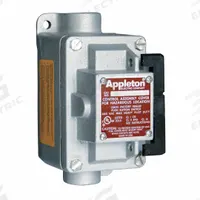 APPLETON ELECTRIC Tumbler Switch: 1 Gang, 3-Way, 20 A, 277 V AC, Feed-Thru Hub, 1/2 in Hub Size (MPN EDSC150-R3W). Key specifications — Brand: APPLETON ELECTRIC.