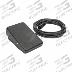 LINCOLN ELECTRIC Foot Pedal: 25 ft Cable Lg (MPN K870-2). Key specifications — Brand: LINCOLN ELECTRIC; Manufacturer Part Number: K870-2; For Welder Series: Air Vantage; Plug Type: 12-Pin (Lincoln).