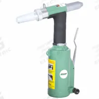 SPEEDAIRE Air Riveter: 5/8 in Stroke Lg, 1,983 lbf Pulling Force, 1/4 in Female NPT (MPN 3CRH3). Key specifications — attr1320930: NPT; attr1320934: Yes; attr1320955: SPEEDAIRE.