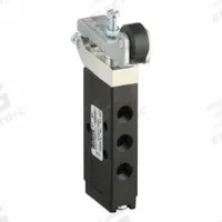 PARKER Manual Air Control Valve: DirectAir 2, Four-Way / Two-Position, Roller, 1/8 in Female NPT (MPN 410211000). Key specifications — attr1084737: Aluminum; attr1084764: Manual Air Control Valve; attr1084778: Spool; attr1084767: DirectAir 2; attr1084731: 410211000; attr1084739: PARKER; attr1084765: Spring Return; attr1084768: DirectAir 2.