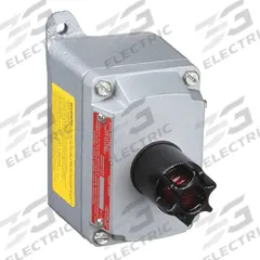 Pilot Light Control Station: 1 Gang, No Legend, 1 Pilot Lights, 1/2 in, Dead-End Hub (MPN EFDB150-J1). Key specifications — Legend: No Legend; Brand: APPLETON ELECTRIC.