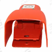 LINEMASTER Foot Switch: Hercules Series, 1 Pedals, Momentary, SPDT (MPN 534-SWH). Key specifications — Switch Action: Momentary; Foot Guard Included: Guard Included; Brand: LINEMASTER; Series: Hercules; Power Source: Electrically Corded.