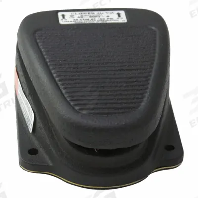 LINEMASTER Foot Switch: AirVal Clipper Series, 1 Pedals, 4-Way - Pneumatic Single-Pedal Foot Switches