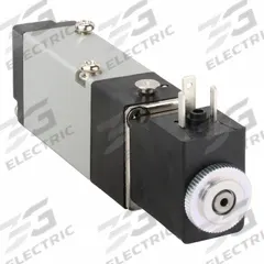ARO Solenoid Air Control Valve: Sierra, Four-Way / Two-Position, 24V DC, 1/8 in Female NPTF (MPN M819SS-024-D). Key specifications — attr1092969: Non-Locking; attr1086920: M819SS-024-D; attr1092977: Spring Return.