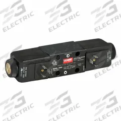 VICKERS Hydraulic Directional Valve: 21 gpm Max Flow Rate, D03 NFPA Size, Three Positions, Tank (MPN 529760). Key specifications — attr1018253: VICKERS; attr1018274: D03; attr1018283: Tank; attr1018249: 529760; attr1018300: Electrical; attr1018289: DG4V.