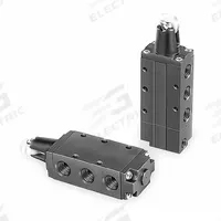 PARKER Manual Air Control Valve: DirectAir 4, Four-Way / Two-Position, Roller, 1/4 in Female NPT (MPN 520A11000). Key specifications — attr1084737: Aluminum; attr1084764: Manual Air Control Valve; attr1084778: Spool; attr1084767: DirectAir 4; attr1084731: 520A11000; attr1084739: PARKER; attr1084765: Spring Return; attr1084768: DirectAir 4.