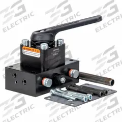 ENERPAC Control Valve: 4.5 gpm Max Flow Rate, Three Positions, 1/4 in NPT x 1/4 in NPT x 1/4 in NPT (MPN VM43). Key specifications — attr1018253: ENERPAC; attr1018249: VM43; attr1018300: Manual; attr1018289: VM; attr1416406: 1/4" NPT.