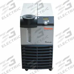 THERMO SCIENTIFIC Recirculating Chiller: 5°C, 2500 W, Refrigerated, 4 gpm Flow Rate, 208V AC, LED (MPN 1213110500200200). Key specifications — Brand: THERMO SCIENTIFIC; Pump Type: Positive Displacement; Display Type: LED; Temperature Accuracy Tolerance: +/-0.1°C; Voltage: 208V AC; Min Temp Setting: 5 °C; Cooling Capacity @ +20°C: 2500 W.
