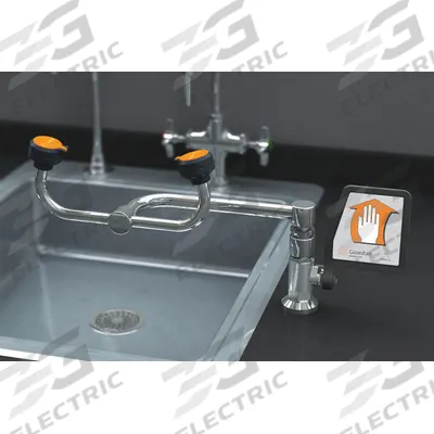 GUARDIAN EQUIPMENT Plumbed Eyewash: Std, Eyes Coverage, Push Plate, Right Side - Counter-Mount Eyewash Stations