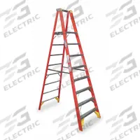 WERNER Platform Stepladder: 8 ft Ladder Size, Fiberglass, 300 lb Load Capacity, 45 lb Wt (MPN P6208). Key specifications — Brand: WERNER; Included Features: Guard Rail.