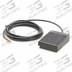 SIEMENS Foot Switch: 3SE3 Series, 1 Pedals, Momentary, 1NO/1NC, 3 m Cord Lg (MPN 3SE39024CB20). Key specifications — Switch Action: Momentary; Foot Guard Included: No Guard Included; Brand: SIEMENS; Series: 3SE3; Power Source: Electrically Corded.