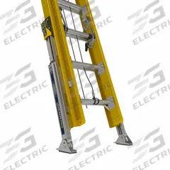 WERNER Extension Ladder: 32 ft Ladder Size, Fiberglass, 375 lb Load Capacity, 98 lb Wt, 2 Sections (MPN D7132-2L). Key specifications — Color: Yellow; Brand: WERNER; Included Features: Bubble Level; Removable Fly: Removable.