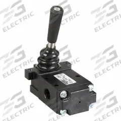 PARKER Manual Air Control Valve: DirectAir 4, Three-Way / Two-Position, Lever, 1/4 in Female NPT (MPN 524811000). Key specifications — attr1084737: Aluminum; attr1084764: Manual Air Control Valve; attr1084778: Spool; attr1084767: DirectAir 4; attr1084731: 524811000; attr1084739: PARKER; attr1084765: Spring Return; attr1084768: DirectAir 4.