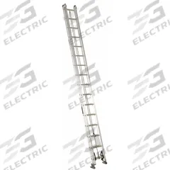LOUISVILLE LADDER Extension Ladder: 32 ft Ladder Size, Aluminum, 300 lb Load Capacity, 62 lb Wt (MPN AE2232). Key specifications — Color: Silver; Brand: LOUISVILLE LADDER; Removable Fly: Fixed.