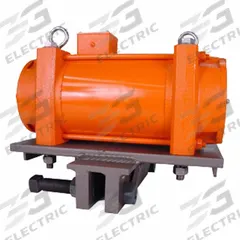 VIBCO Electric Vibrator: VMC Series, 2,500 lbf, 575V, 1.1 A, 3,600 vpm, 25,000 lb Bin Wt Capacity (MPN VMC-1700-3-575). Key specifications — attr661948: No; attr661947: 1.1 A; attr661979: 78 Db @ 3600 vpm; attr661970: 575V.