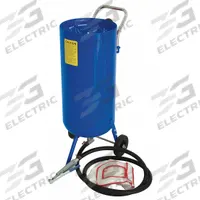 WESTWARD Portable Abrasive Blaster: Pressure Feed, 80 lb Media Capacity, 16 cfm (MPN 10Z914). Key specifications — Manufacturer Part Number: 10Z914; Brand: WESTWARD; Air Flow - Maximum: 16 cfm.