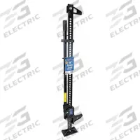REESE High-Lift Farm Jacks: Steel, Manual Handle, Mechanical, 4 ton Load Capacity, 4 1/2 in Min Lift (MPN 7060900). Key specifications — Brand: REESE; Lifting Actuator: Manual Handle; Body Material: Steel.