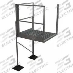 TRI-ARC Turn Platform: 7.7 ft Overall Ht, 500 lb Load Capacity, Aluminum (MPN URTTP50). Key specifications — Brand: TRI-ARC; Color: Silver; Material: Aluminum.