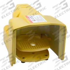 SQUARE D Foot Switch: 9002AW Series, 1 Pedals, Momentary, DPDT (MPN 9002AW133). Key specifications — Switch Action: Momentary; Foot Guard Included: Guard Included; Brand: SQUARE D; Series: 9002AW; Power Source: Electrically Corded.