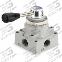 ARO Manual Air Control Valve: MaxAir, Four-Way / Two-Position, Lever, Black, 65 scfm Flow Rate - Max (MPN M113LR). Key specifications — attr1092903: Black; attr1086905: Manual Return; attr1086907: MaxAir; attr1086914: Normally Open; attr1086904: Manual Air Control Valve; attr1086871: M113LR.