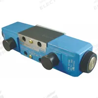 VICKERS Hydraulic Directional Valve: 16 gpm Max Flow Rate, D03 NFPA Size, Two Positions, Tank, Tank (MPN 02-354501). Key specifications — attr1018253: VICKERS; attr1018274: D03; attr1018283: Tank; attr1018249: 02-354501; attr1018300: Electrical; attr1018289: DG4V.