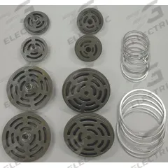 CHAMPION Valve Set: Z614, 1WD30/1WD36/1WD37/1WD38/1WD40/1WD44, R70A. Key specifications — attr948866: Z614; attr948874: Valve Set; attr948868: 1WD37; attr948869: R70A.