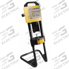 PARKER Hydraulic Hose Crimping Machine: 1 1/4 in Max, Hydraulic-Powered, Portable, 30 ton Force (MPN 82C-061L). Key specifications — attr666555: Up to 1-1/4 in ID 2 Wire Braid; attr564939: PARKER; attr564965: Portable.