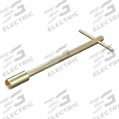 LEVITON Male Com-a-Long Tool: Compatible With Series 16/18 (MPN 16CLM-U). Key specifications — Product Type: Male Com-a-Long Tool; Compatible Series: 16; Manufacturer Part Number: 16CLM-U; Brand: LEVITON.