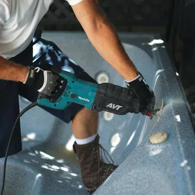 MAKITA Reciprocating Saw: 15 A Current, 1 1/4 in Stroke Lg - Corded Reciprocating Saws
