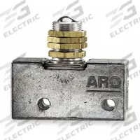 ARO Manual Air Control Valve: 200, Three-Way / Two-Position, Roller, Gray, 7.5 scfm Flow Rate - Max (MPN 213-C). Key specifications — attr1092903: Gray; attr1086905: Spring Return; attr1086907: 200; attr1086914: Normally Open/Normally Closed; attr1086904: Manual Air Control Valve; attr1086871: 213-C.