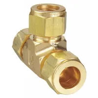 This brass compression tee fitting connects three tubes of 5/8 in outside diameter. It features a single-ferrule design for leak-free sealing in fluid or gas systems. The 7/8" thread size accommodates standard connections. Suitable for instrumentation, process control, and hydraulic applications