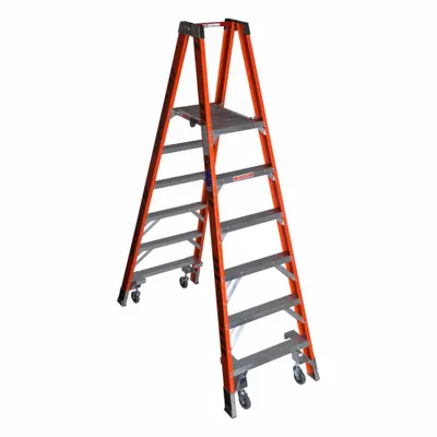 WERNER Tangga Platform Kembar: 6 ft Ukuran Tangga, Fiberglass, 300 lb Kapasitas Beban - Rolling Non-Conductive Fiberglass Twin-Platform Stepladders