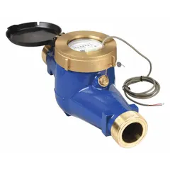 Inline multijet flowmeter for water measurement in piping systems. Brass body with 1 1/2 in NPT connections, natural rubber seal, and analog display. Accuracy +/-1.5%, measures in gallons, operates on 24V DC, universal mounting orientation.