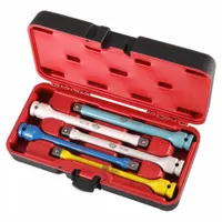 This steel torque limiting extension kit in 1/2 in size is used to apply controlled torque to wheel lug nuts, helping prevent over-tightening. It includes a carrying case for storage and transport. Suitable for automotive and heavy-equipment maintenance where consistent fastener tension is required