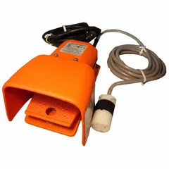 Foot switch for hands-free operation of Collins Machines Series Threaders. Compatible with models 63004, 63005, 63006, and 00579. Enables operator control without using hands, suitable for pipe threading applications.