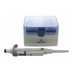Manual adjustable volume pipettor with a single channel. Maximum capacity 1,000 µL with 1 µL volume increments. Autoclavable for sterilization. Suitable for precise liquid handling in laboratory settings.