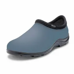 This loafer-style plain-toe shoe from SLOGGERS is designed for light industrial or commercial environments where slip-on convenience and a professional appearance are needed. Suitable for maintenance, hospitality, or light-duty roles requiring comfortable, low-profile footwear. Size 8, B width, Blue Mist color.