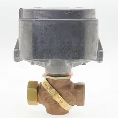 This hydronic globe valve is designed for regulating water flow in HVAC heating and cooling loops. It is typically used in commercial building systems, district energy plants, and industrial process control for precise temperature and pressure management.