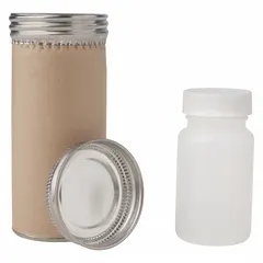 This laboratory shipping kit is designed for the safe transport of samples and specimens. It includes packaging components suitable for general laboratory use.