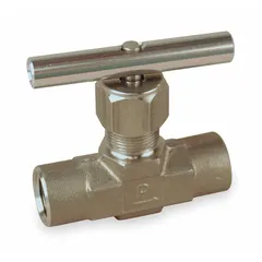 This Parker V-Series needle valve features a 316 stainless steel body with integral bonnet and V-Stem for precise flow control. It has 1/2-inch female NPT connections on both ends and is designed for use with oil media in industrial piping systems.