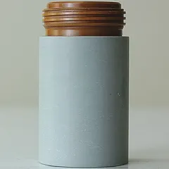 This retaining cap secures consumables on Hypertherm Duramax HRT/HRTs/MRT/Lock handheld plasma torches rated at 85 A. It is used in plasma cutting systems for metal fabrication and repair to maintain proper torch assembly.