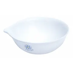 Glazed porcelain evaporating dish with 80 mm diameter and 30 mm overall height. Autoclavable for sterilization. Used in laboratories for evaporating liquids and concentrating solutions in analytical chemistry and sample preparation.