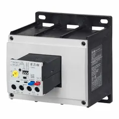 Three-pole electronic overload relay for NEMA sizes 4 through 9, rated 24 A to 140 A at 690V AC. Screw clamp terminals, compatible with Freedom contactor series. No thermal units required. Used for motor protection in industrial control panels and machinery.