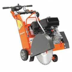 Wet-operation concrete saw with 20 in blade diameter and 7 5/8 in maximum cutting depth. Powered by a gasoline engine with pull-cord (recoil) start. Suitable for cutting concrete, asphalt, and masonry in construction, roadwork, and demolition applications.