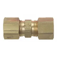 Fuel line adapter for connecting fuel system components during maintenance, diagnostics, or replacement on commercial vehicles and equipment. Type K055
